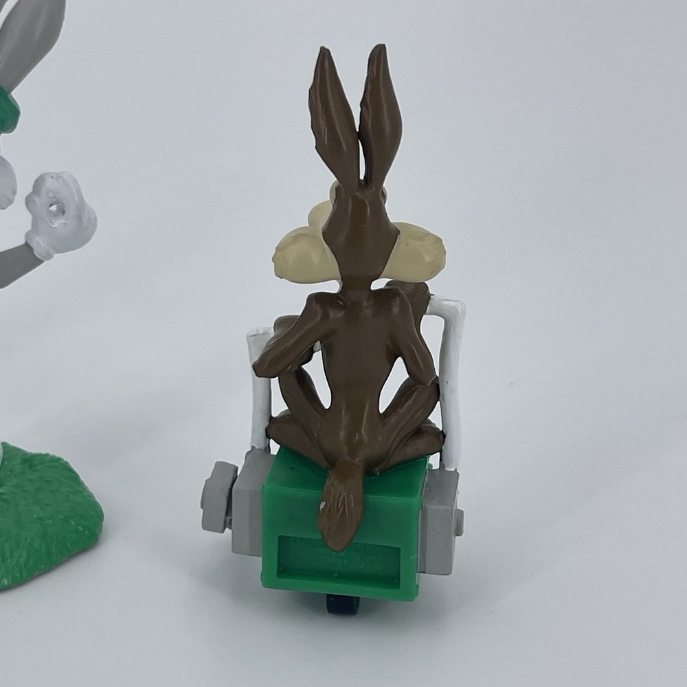 Vintage Looney Tunes Bugs Bunny Golfer PVC Wile E. Coyote Golfer 1994 Applause - Picture 7 of 8
